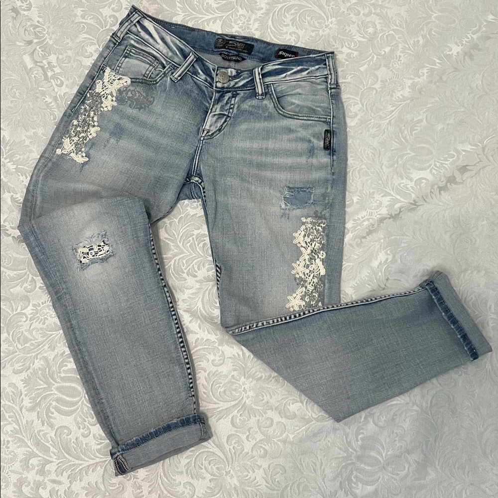 Women’s Silver Boyfriend Super Stretch Light Blue Distressed Jeans - Sz 26